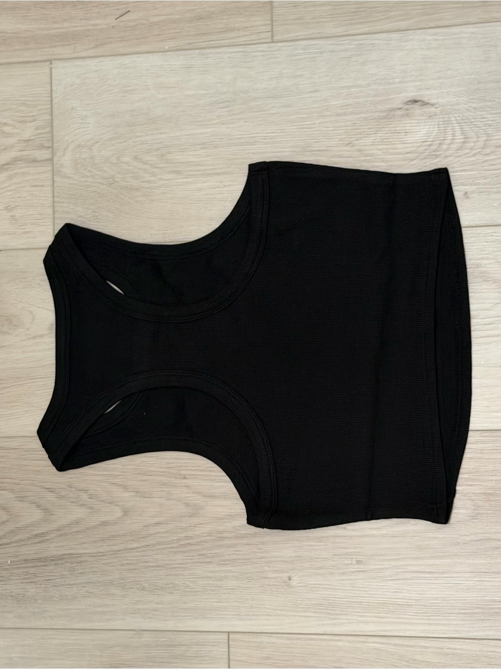 ALO Yoga Black Ribbed Crop Tank - Picture 4 of 4